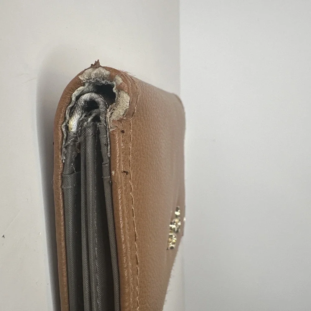 JESSICA SIMPSON FAUX Women's Brown Leather Zip Clutch‎ Wallet